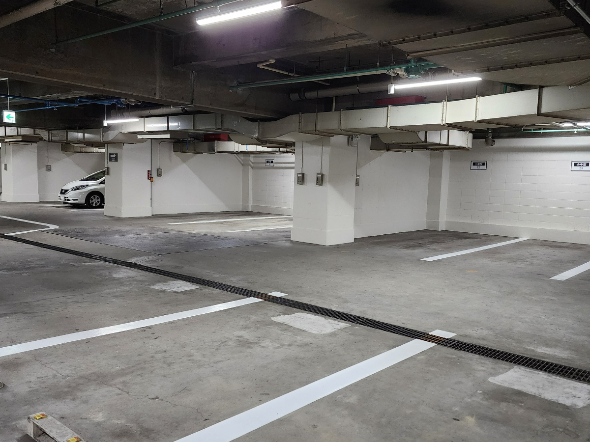 ホテル駐車場